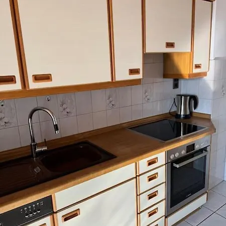 Grosszugige 3 Zimmerwhg., Balkon. Kuche. Tv, Wlan Apartamento *