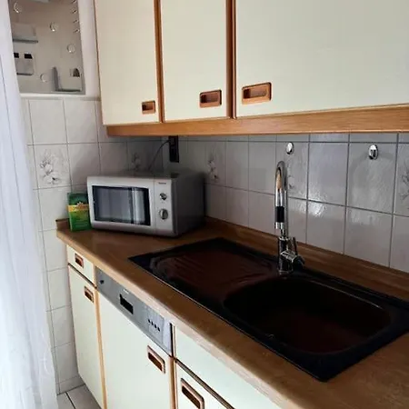 Apartamento Grosszugige 3 Zimmerwhg., Balkon. Kuche. Tv, Wlan