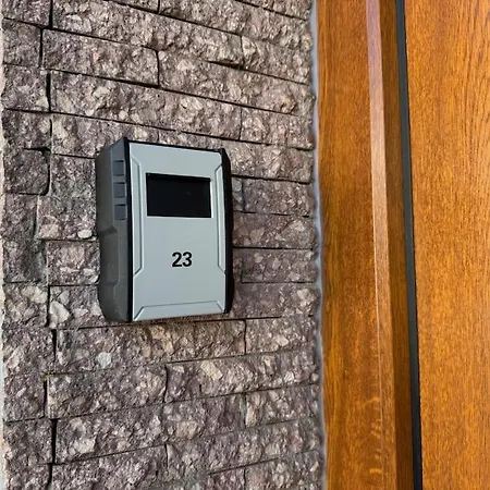 Grosszugige 3 Zimmerwhg., Balkon. Kuche. Tv, Wlan Apartamento