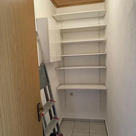 Grosszugige 3 Zimmerwhg., Balkon. Kuche. Tv, Wlan Apartamento *