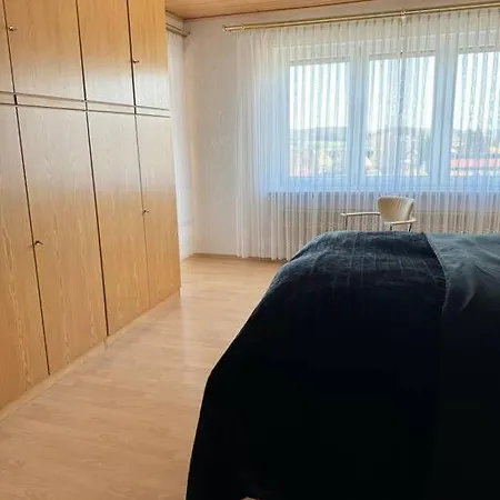 Grosszugige 3 Zimmerwhg., Balkon. Kuche. Tv, Wlan Apartamento