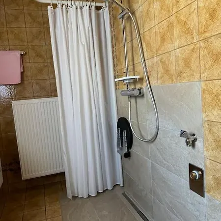 Apartamento Grosszugige 3 Zimmerwhg., Balkon. Kuche. Tv, Wlan *