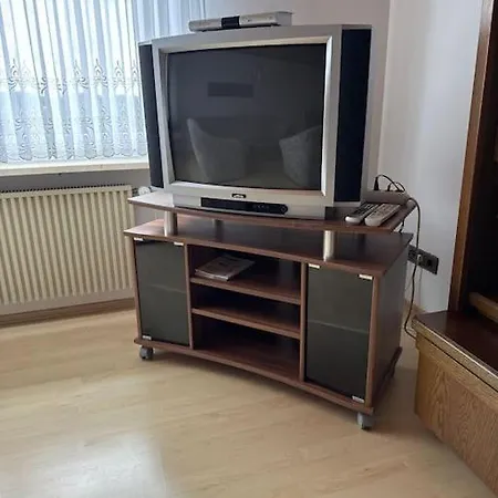 Grosszugige 3 Zimmerwhg., Balkon. Kuche. Tv, Wlan Apartamento *